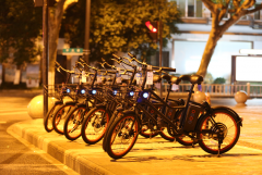 “GOGO”现身杭州街头,共享电单车赛